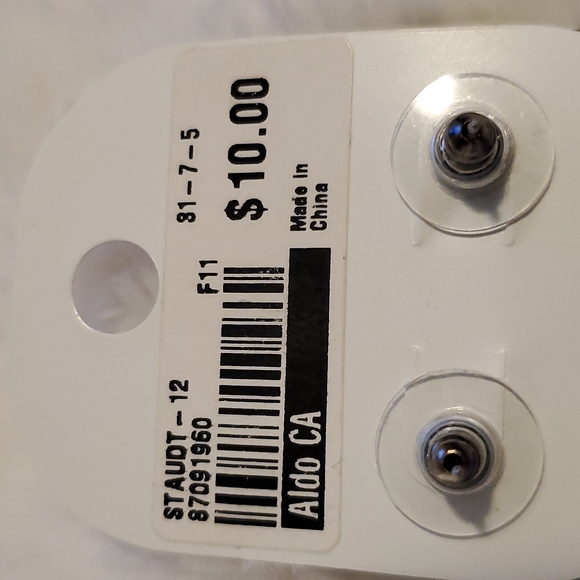 (Free with any purchase) Aldo Dangling Earrings - Picture 5 of 5